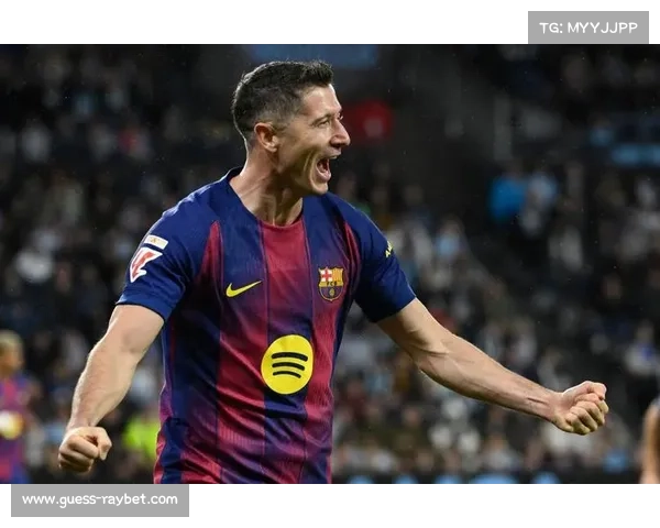 巴萨莱万禁区倒地未获点球,VAR回引争议 巴萨莱万禁区倒地未获点球,VAR回引争议